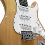 VZ-ST309-01N Guitarra eléctrica 3 pastillas color natural con funda  accesorios: funda, cable de plug a plug, llave del wah wah "VOZZEX" - Imagen 2