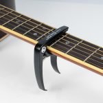 JCP-03BK CAPOTRASTE DE METAL NEGRO P/GUITARRA ACÚSTICA Y ELÉCTRICA «JOYO» - Imagen 2